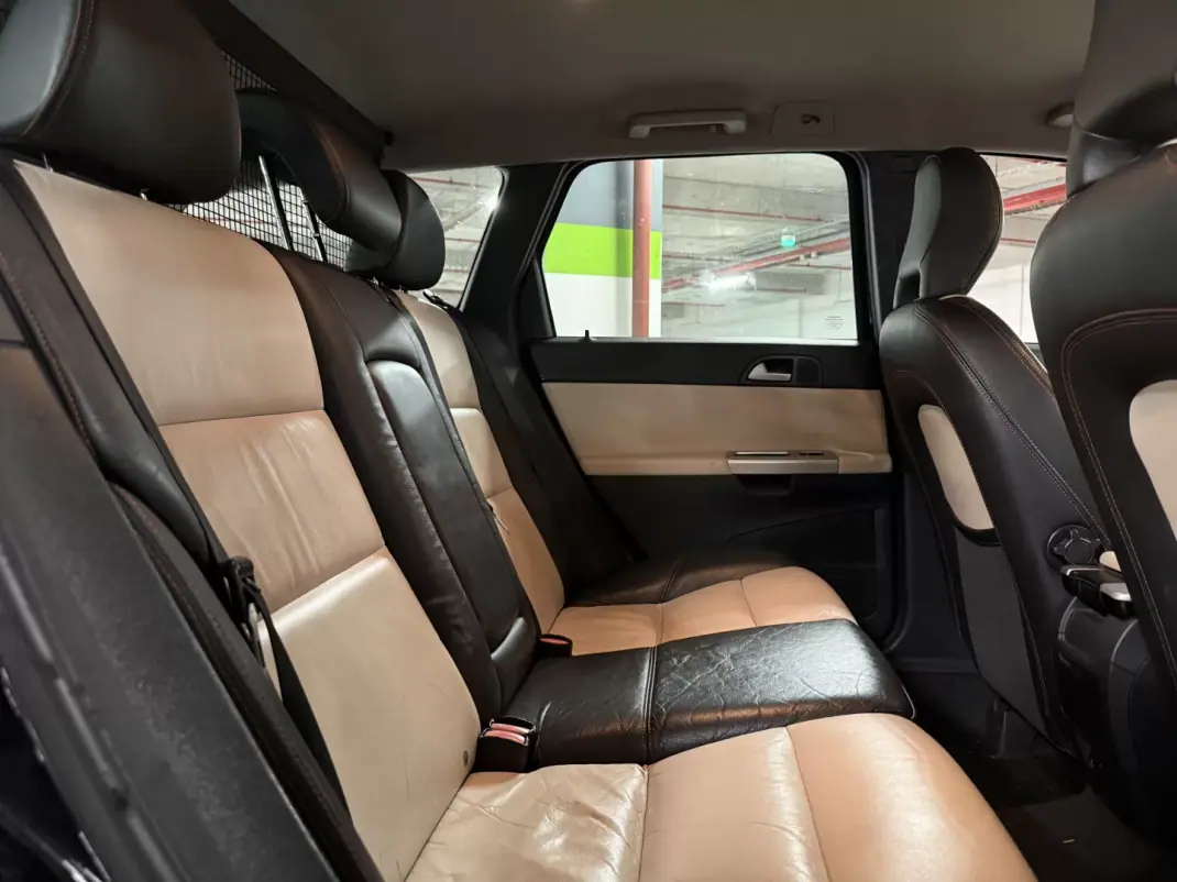 Volvo V50 2011 - 6000 EUR, 247500 km - AUTO.MOTO.pt - 247500km - foto 8 de 9