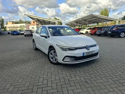 Volkswagen Golf 2021 - 16750 EUR, 61800 km - AUTO.MOTO.pt - 61800km - foto 4 de 28