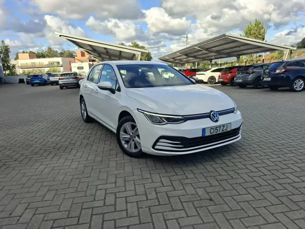 Volkswagen Golf 2021 - 16750 EUR, 61800 km - AUTO.MOTO.pt - 61800km - foto 4 de 28