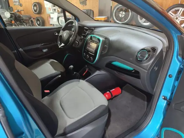 Renault Captur 2016 - 13800 EUR, 159000 km - AUTO.MOTO.pt - 159000km - foto 12 de 12