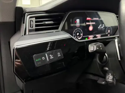 Audi e-tron 2019 - 27990 EUR, 113000 km - AUTO.MOTO.pt - 113000km - foto 14 de 35