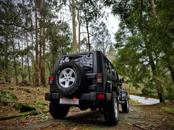 Jeep Wrangler Unlimited 2010 - 39000 EUR, 169000 km - AUTO.MOTO.pt - 169000km - foto 16 de 25
