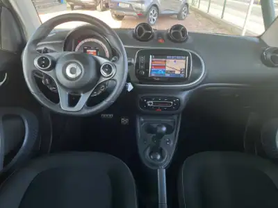 Smart Fortwo Cabrio 2019 - 17900 EUR, 40794 km - AUTO.MOTO.pt - 40794km - foto 15 de 24