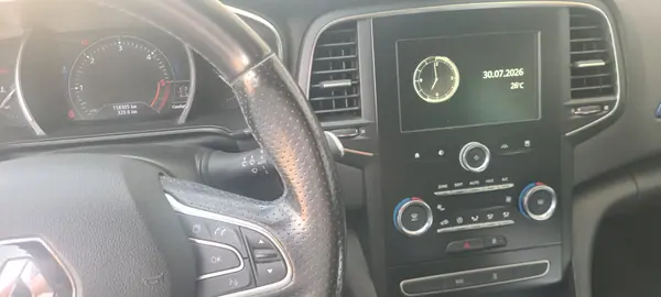 Renault Mégane 2019 - 13500 EUR, 158000 km - AUTO.MOTO.pt - 158000km - foto 3 de 6