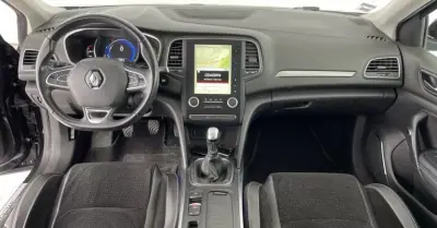 Renault Mégane Sport Tourer 2017 - 12499 EUR, 112021 km - AUTO.MOTO.pt - 112021km - foto 7 de 15