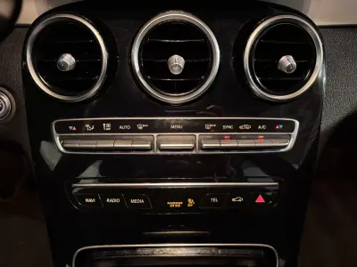 Mercedes-Benz C 180 2019 - 21900 EUR, 145879 km - AUTO.MOTO.pt - 145879km - foto 18 de 23