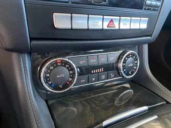 Mercedes-Benz CLS 250 2011 - 18500 EUR, 199900 km - AUTO.MOTO.pt - 199900km - foto 9 de 43