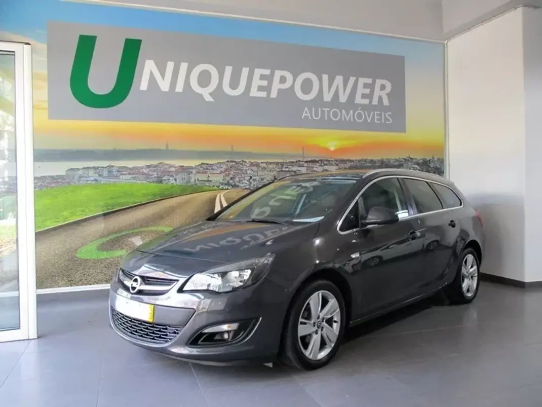 Opel Astra Sports Tourer 2016 - 7490 EUR, 250000 km - AUTO.MOTO.pt - 250000km - foto 1 de 49