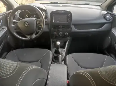 Renault Clio 2013 - 6990 EUR, 259500 km - AUTO.MOTO.pt - 259500km - foto 7 de 11