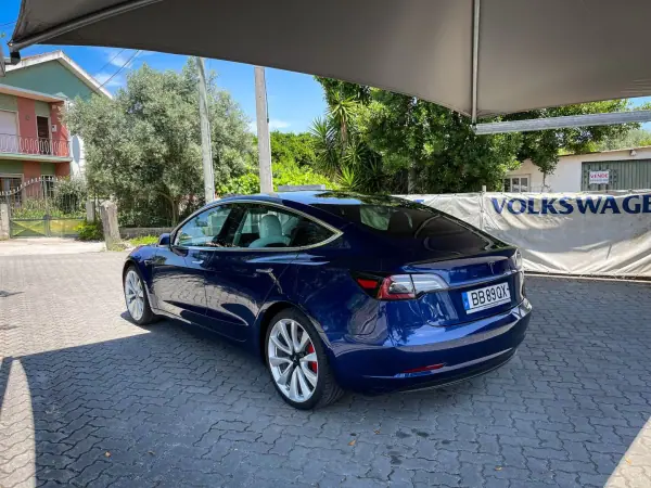 Tesla Model 3 2019 - 28990 EUR, 85000 km - AUTO.MOTO.pt - 85000km - foto 10 de 12