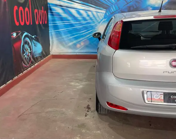 Fiat Punto 2015 - 6250 EUR, 198000 km - AUTO.MOTO.pt - 198000km - foto 13 de 31