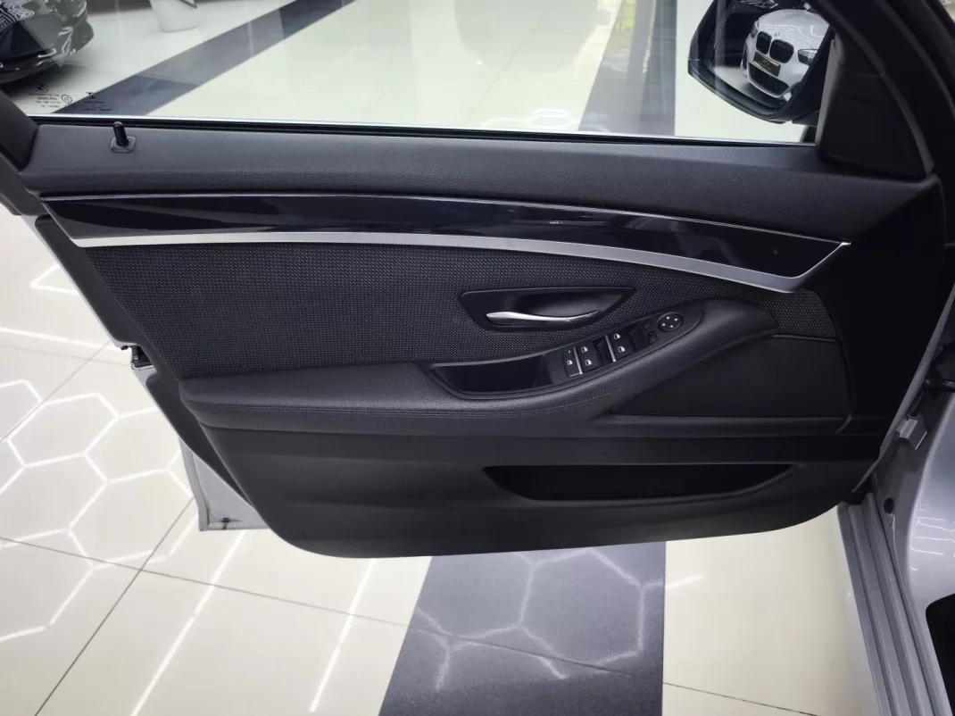 BMW 520 2015 - 19950 EUR, 244033 km - AUTO.MOTO.pt - 244033km - foto 22 de 46