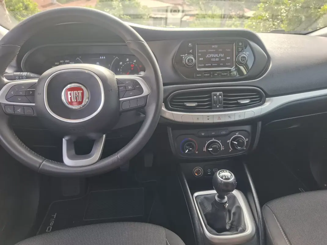 Fiat Tipo Station Wagon 2017 - 9980 EUR, 170000 km - AUTO.MOTO.pt - 170000km - foto 16 de 21