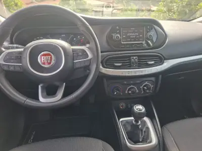 Fiat Tipo Station Wagon 2017 - 9980 EUR, 170000 km - AUTO.MOTO.pt - 170000km - foto 16 de 21