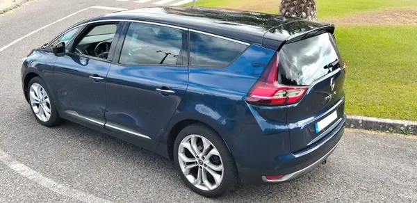 Renault Scénic 2019 - 13850 EUR, 196964 km - AUTO.MOTO.pt - 196964km - foto 3 de 15