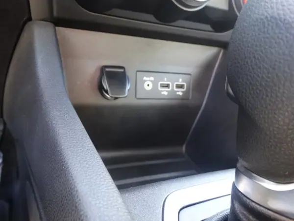 Renault Clio 2020 - 12300 EUR, 55765 km - AUTO.MOTO.pt - 55765km - foto 3 de 17