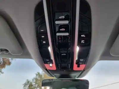Porsche Panamera Sport Turismo 2018 - 84990 EUR, 147000 km - AUTO.MOTO.pt - 147000km - foto 48 de 50