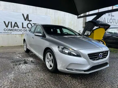 Volvo V40 2015 - 11900 EUR, 174000 km - AUTO.MOTO.pt - 174000km - foto 3 de 6