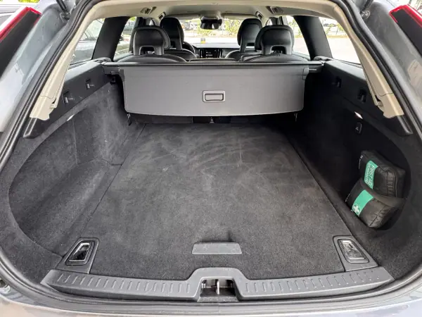 Volvo V90 2017 - 23750 EUR, 133014 km - AUTO.MOTO.pt - 133014km - foto 24 de 25