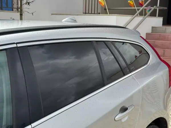 Volvo V60 2014 - 12950 EUR, 130000 km - 130000km - foto 9 de 27