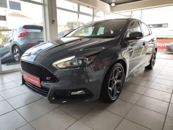 Ford Focus 2015 - 20500 EUR, 125550 km - AUTO.MOTO.pt - 125550km - foto 5 de 40