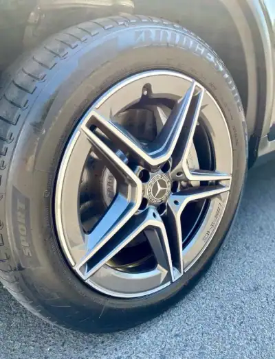 Mercedes-Benz GLC 300 2021 - 45900 EUR, 91900 km - AUTO.MOTO.pt - 91900km - foto 5 de 17