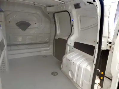 Fiat FIORINO 1.3 MULTIJET 2018 - 7980 EUR, 174000 km - AUTO.MOTO.pt - 174000km - foto 12 de 20