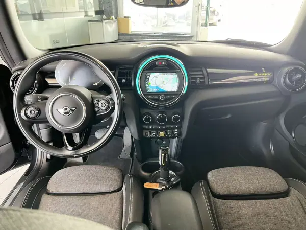 MINI Electric 2020 - 18900 EUR, 56462 km - AUTO.MOTO.pt - 56462km - foto 10 de 24
