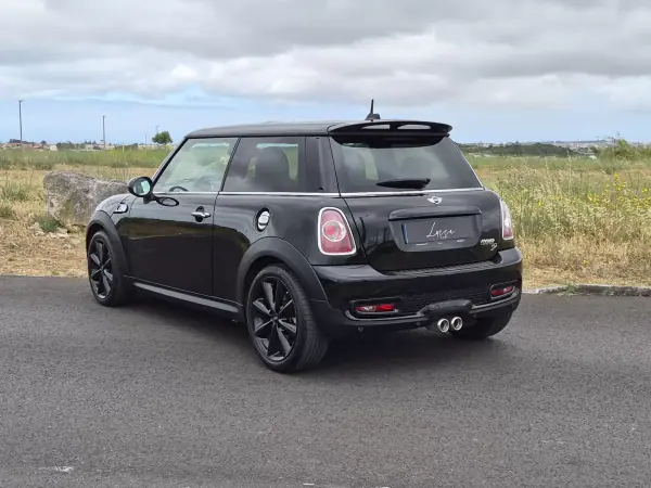 MINI 3 Portas 2013 - 11990 EUR, 187017 km - AUTO.MOTO.pt - 187017km - foto 6 de 28