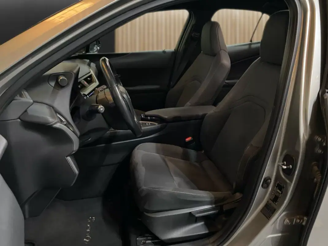 Lexus UX 250h 2021 - 22450 EUR, 142000 km - AUTO.MOTO.pt - 142000km - foto 7 de 20