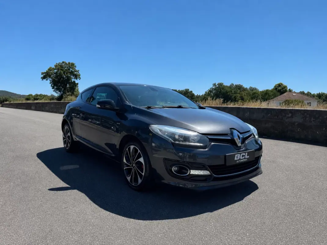 Renault Mégane Coupe 2014 - 11990 EUR, 231000 km - AUTO.MOTO.pt - 231000km - foto 1 de 37