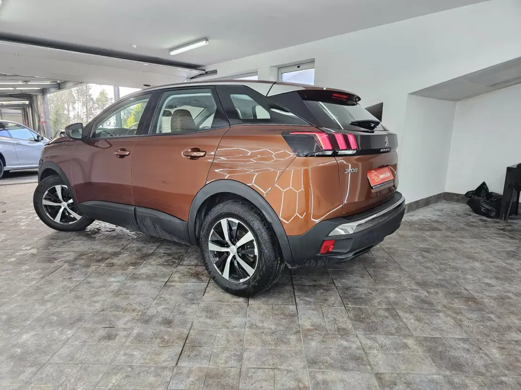 Peugeot 3008 2018 - 18500 EUR, 122503 km - AUTO.MOTO.pt - 122503km - foto 8 de 25