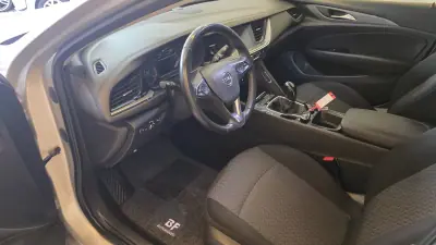 Opel Insignia Grand Sport 2018 - 12900 EUR, 149839 km - AUTO.MOTO.pt - 149839km - foto 6 de 49
