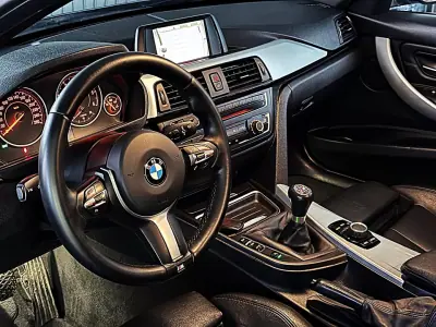 BMW 318 2013 - 16990 EUR, 249800 km - AUTO.MOTO.pt - 249800km - foto 24 de 38