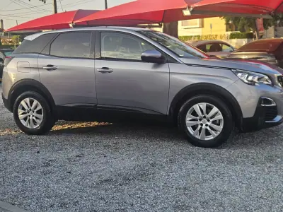 Peugeot 3008 2019 - 14900 EUR, 129000 km - AUTO.MOTO.pt - 129000km - foto 3 de 38