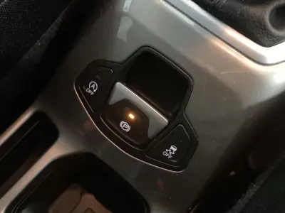 Jeep Renegade 2019 - 12900 EUR, 102216 km - AUTO.MOTO.pt - 102216km - foto 7 de 42