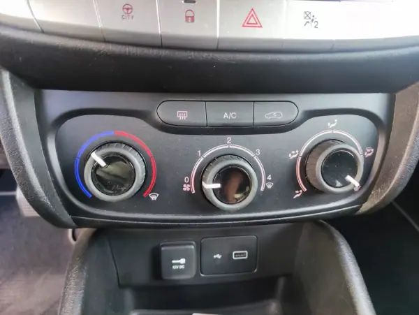 Fiat Tipo 2019 - 8900 EUR, 124662 km - AUTO.MOTO.pt - 124662km - foto 18 de 22