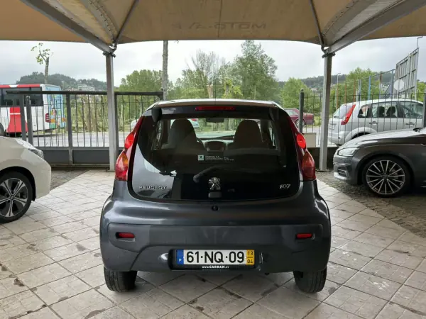 Peugeot 107 2013 - 6950 EUR, 152714 km - AUTO.MOTO.pt - 152714km - foto 5 de 21