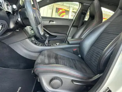 Mercedes-Benz A 180 2015 - 18900 EUR, 111327 km - AUTO.MOTO.pt - 111327km - foto 13 de 29