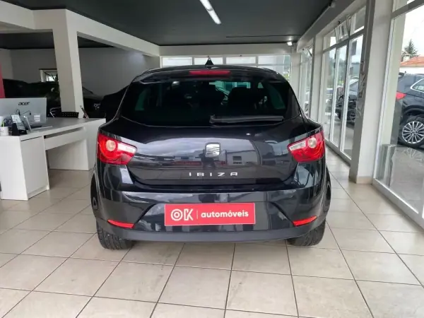 SEAT Ibiza 2011 - 7490 EUR, 134000 km - AUTO.MOTO.pt - 134000km - foto 5 de 34