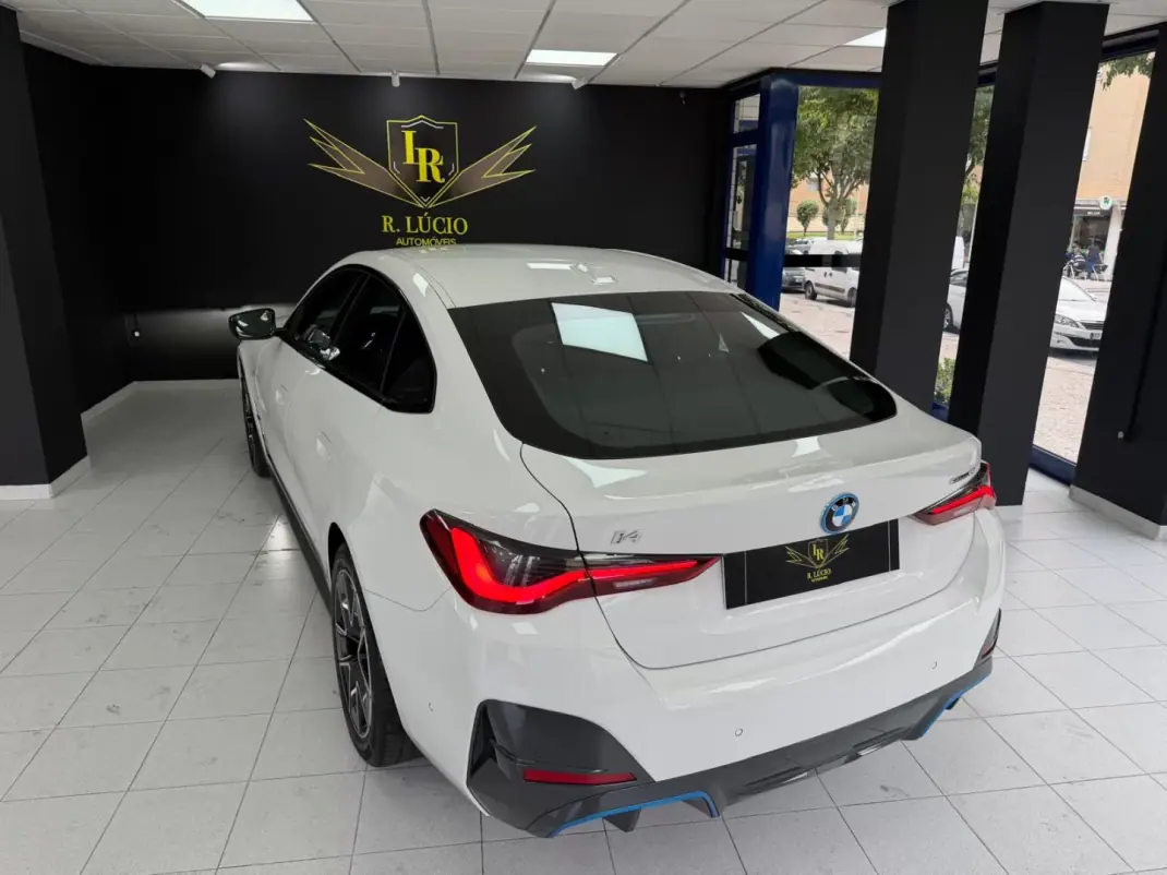 BMW i4 2024 - 43000 EUR, 42572 km - AUTO.MOTO.pt - 42572km - foto 36 de 39