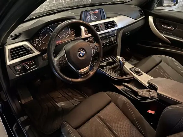 BMW 318 2017 - 17900 EUR, 215000 km - AUTO.MOTO.pt - 215000km - foto 11 de 12