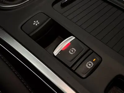 Renault Mégane Sport Tourer 2021 - 14990 EUR, 171050 km - AUTO.MOTO.pt - 171050km - foto 26 de 32