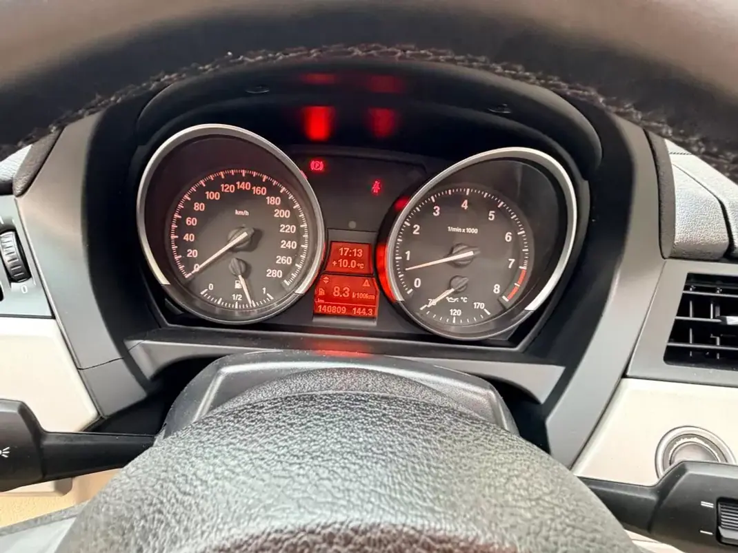 BMW Z4 2010 - 24750 EUR, 140809 km - AUTO.MOTO.pt - 140809km - foto 6 de 17