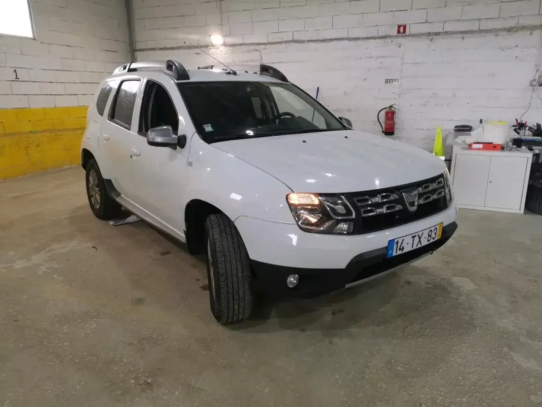 Dacia 2017 - 9900 EUR, 230462 km - AUTO.MOTO.pt - 230462km - foto 3 de 10