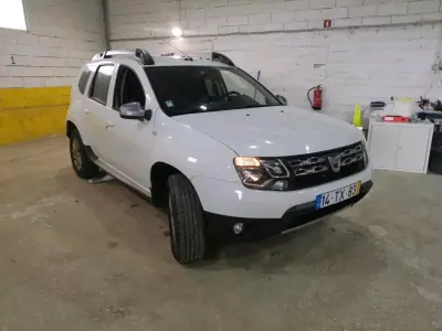 Dacia 2017 - 9900 EUR, 230462 km - AUTO.MOTO.pt - 230462km - foto 3 de 10