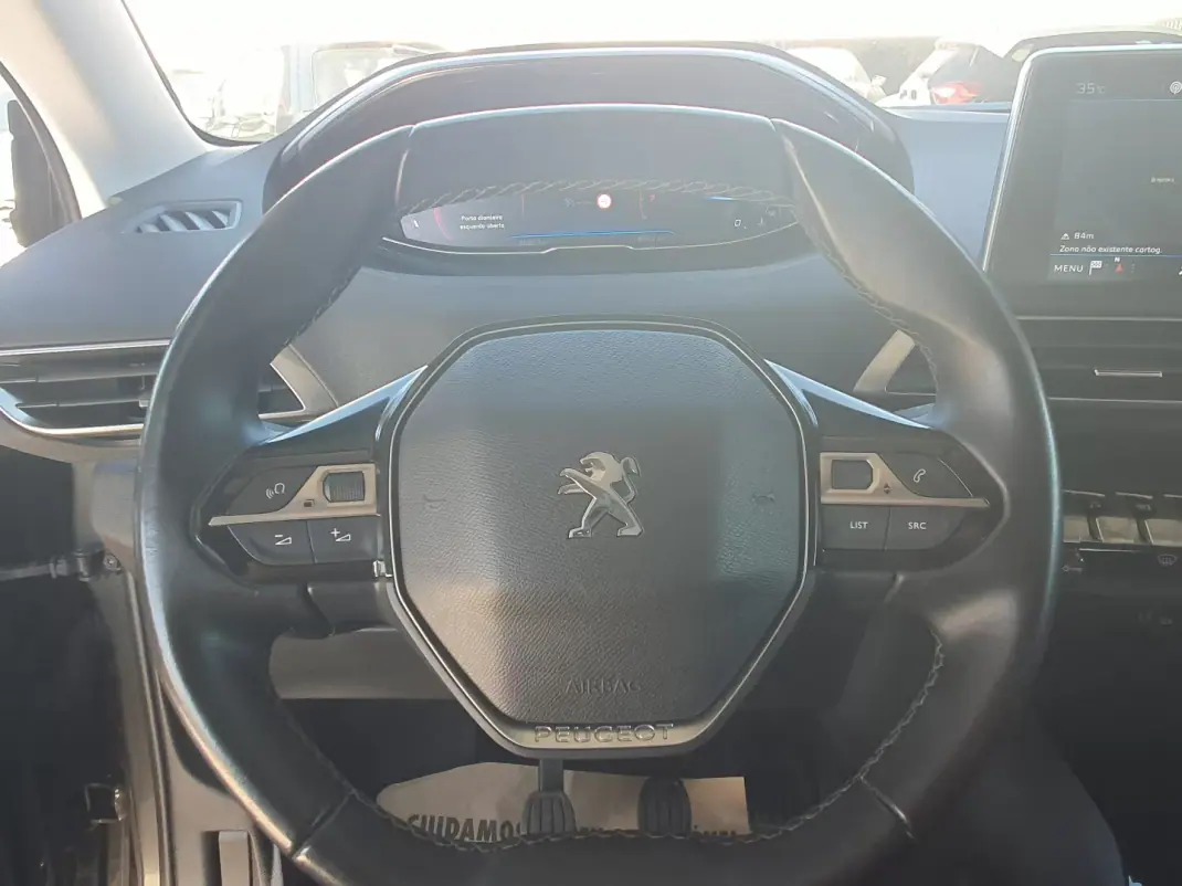 Peugeot 3008 2019 - 17 EUR, 80000 km - AUTO.MOTO.pt - 80000km - foto 18 de 26