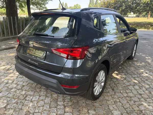 SEAT Arona 2025 - 22000 EUR, 10000 km - AUTO.MOTO.pt - 10000km - foto 12 de 27