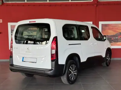 Peugeot Rifter 2019 - 19990 EUR, 120345 km - AUTO.MOTO.pt - 120345km - foto 8 de 21