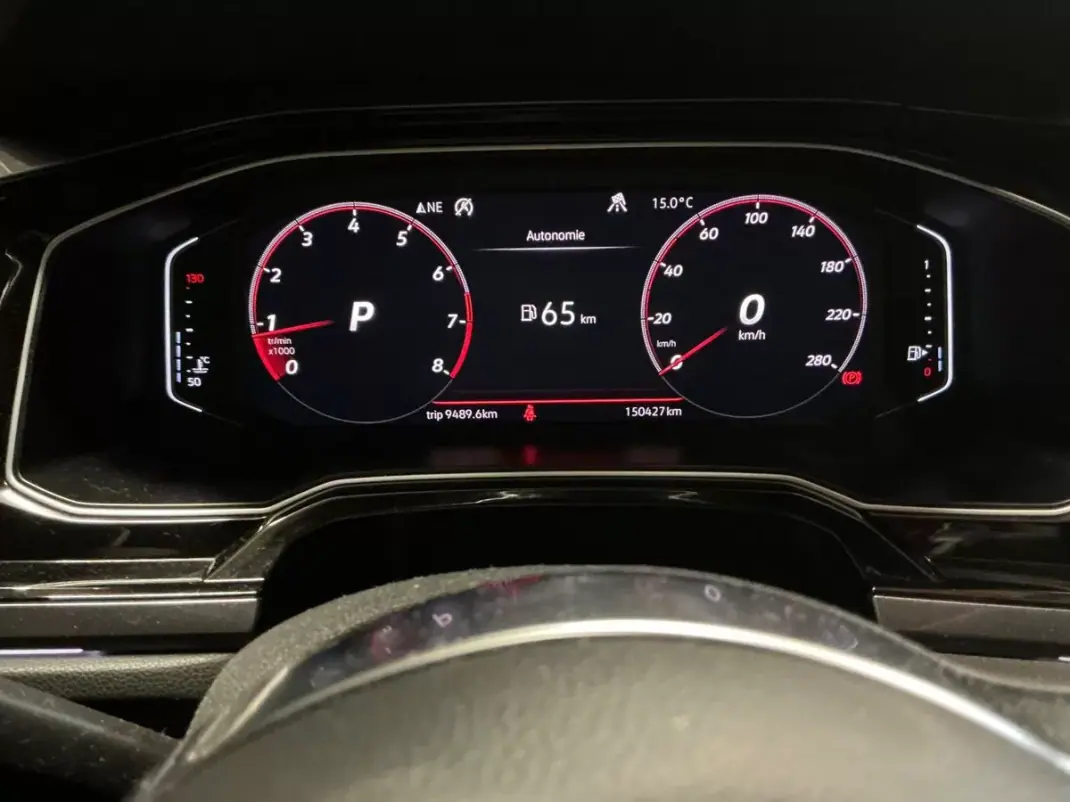 Volkswagen Polo 2019 - 21750 EUR, 150000 km - AUTO.MOTO.pt - 150000km - foto 2 de 12